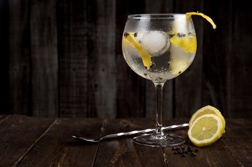 Et eksempel på en gin og tonic